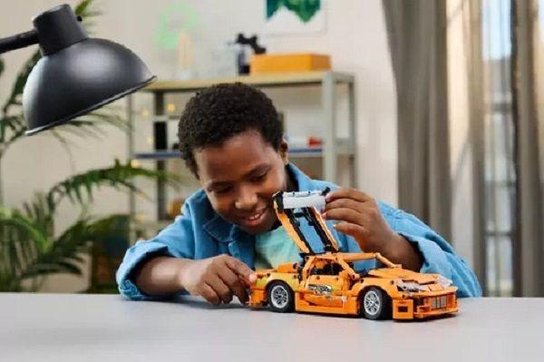 Lego 42204 Technic - Velozes & Furiosos Toyota Supra Mk4 810 peças
